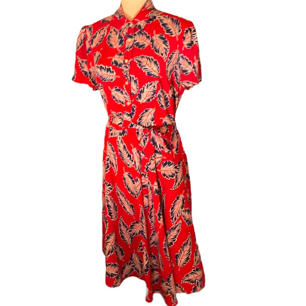 CHAPS feminine fit & flare shirtdress in size L novelty print red with navy palm